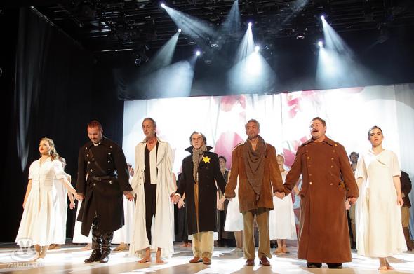 Radnóti - Álmok két felvonásban